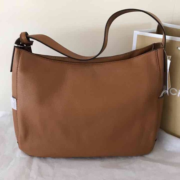 COPY - Michael Kors Leather Ashbury Slouchy Bag - Picture 2 of 4